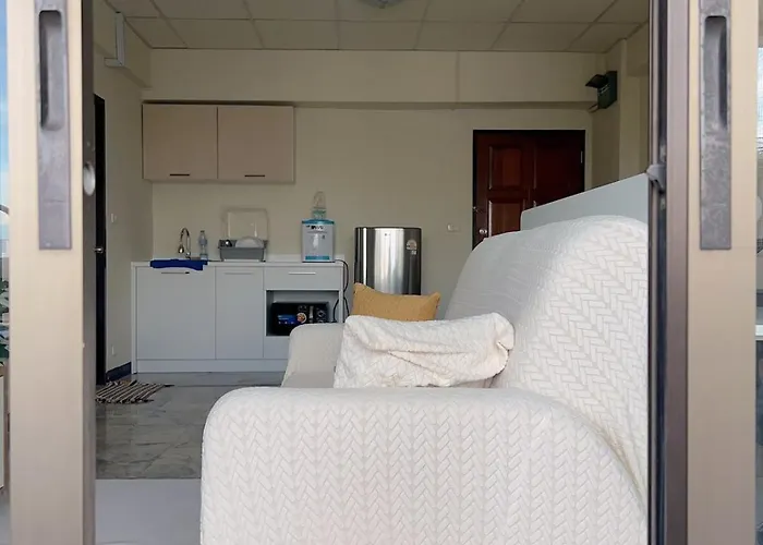 Big Space 55sqm Private Hi-speed Wifi Remote Workplace *